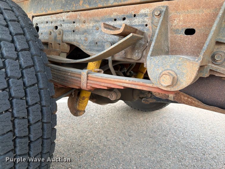 image for item EW8757 2002 Ford F450 dump truck
