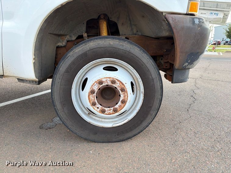 image for item EW8757 2002 Ford F450 dump truck