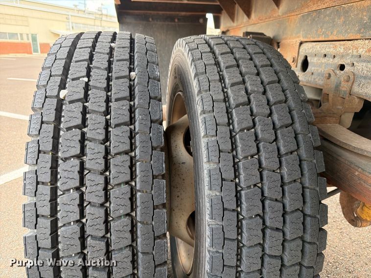 image for item EW8757 2002 Ford F450 dump truck