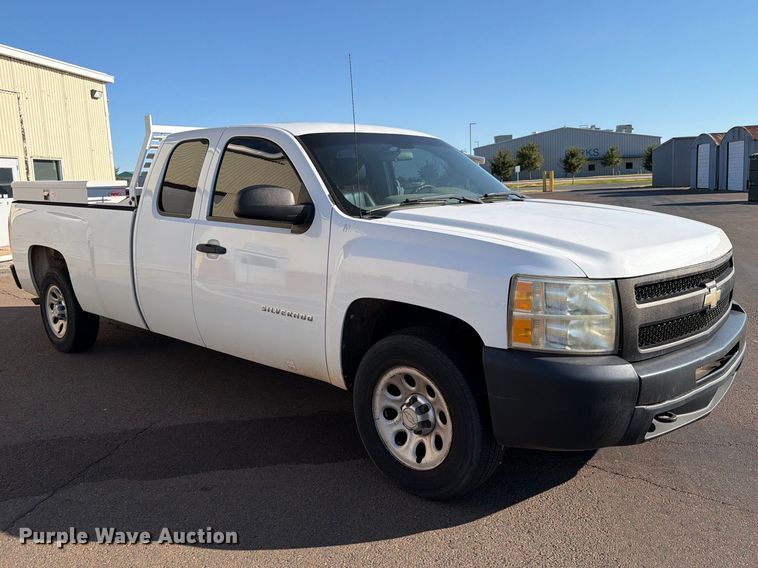image for item EW8759 2010 Chevrolet Silverado 1500 Ext. Cab pickup truck