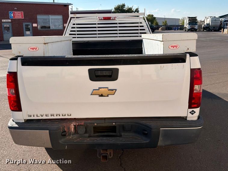 image for item EW8759 2010 Chevrolet Silverado 1500 Ext. Cab pickup truck