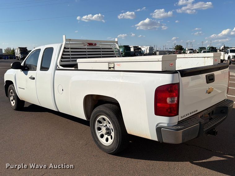 image for item EW8759 2010 Chevrolet Silverado 1500 Ext. Cab pickup truck
