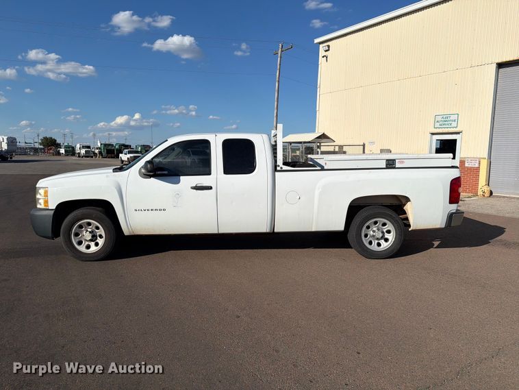 image for item EW8759 2010 Chevrolet Silverado 1500 Ext. Cab pickup truck