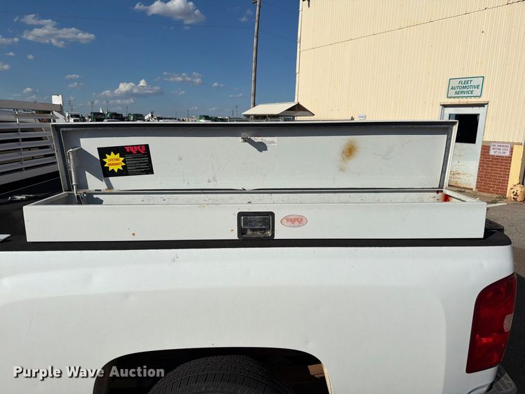 image for item EW8759 2010 Chevrolet Silverado 1500 Ext. Cab pickup truck