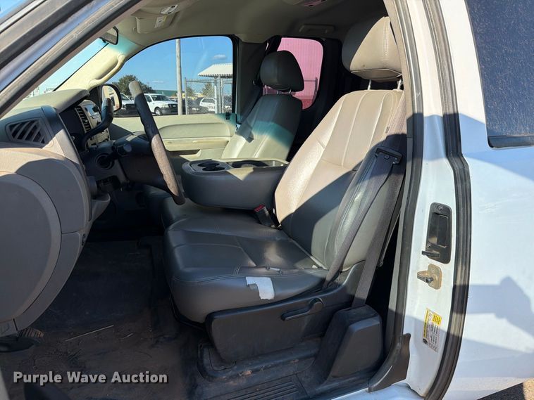 image for item EW8759 2010 Chevrolet Silverado 1500 Ext. Cab pickup truck