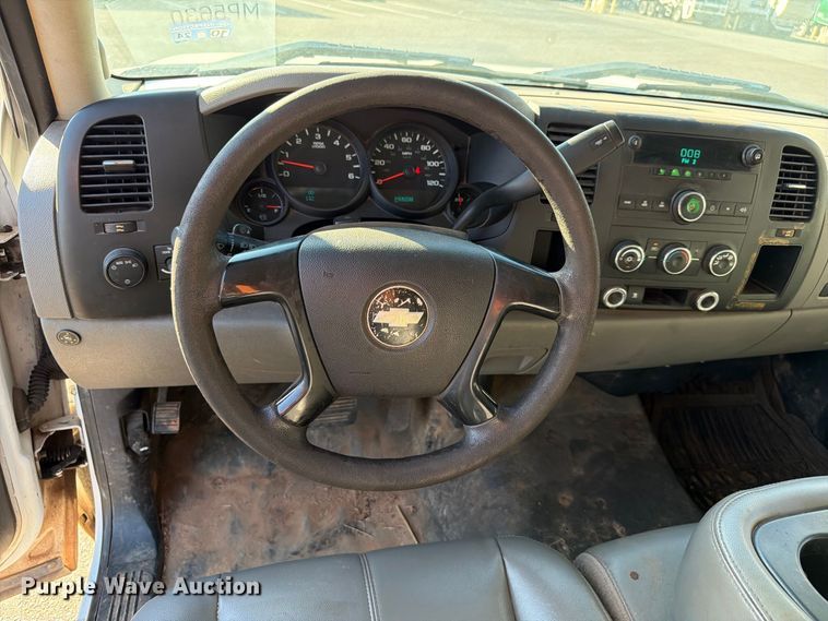 image for item EW8759 2010 Chevrolet Silverado 1500 Ext. Cab pickup truck