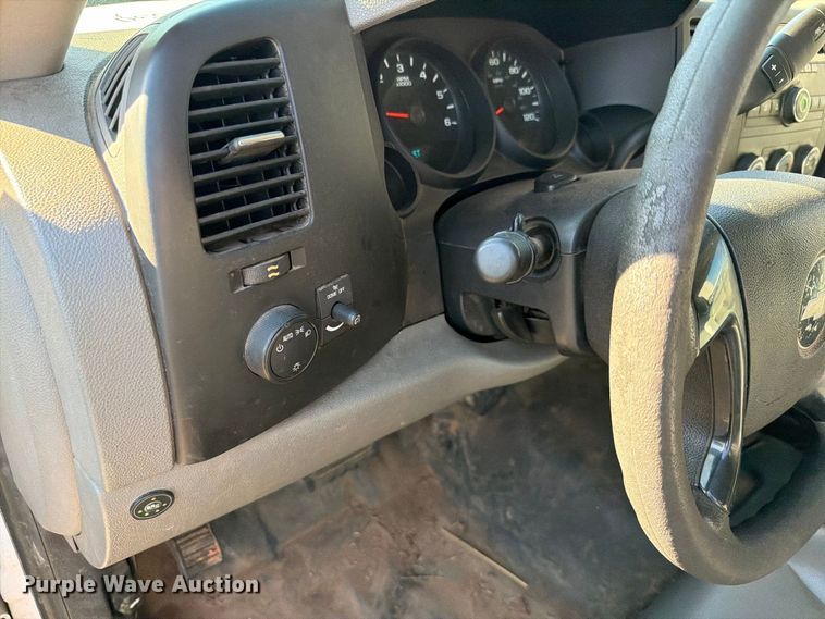 image for item EW8759 2010 Chevrolet Silverado 1500 Ext. Cab pickup truck