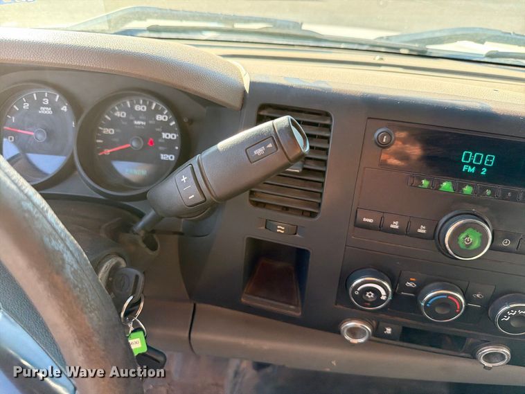 image for item EW8759 2010 Chevrolet Silverado 1500 Ext. Cab pickup truck