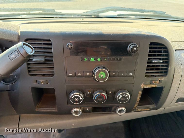 image for item EW8759 2010 Chevrolet Silverado 1500 Ext. Cab pickup truck