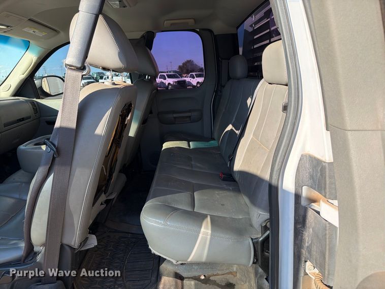 image for item EW8759 2010 Chevrolet Silverado 1500 Ext. Cab pickup truck