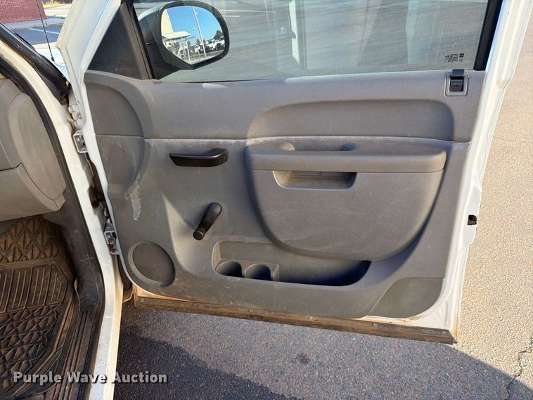 image for item EW8759 2010 Chevrolet Silverado 1500 Ext. Cab pickup truck