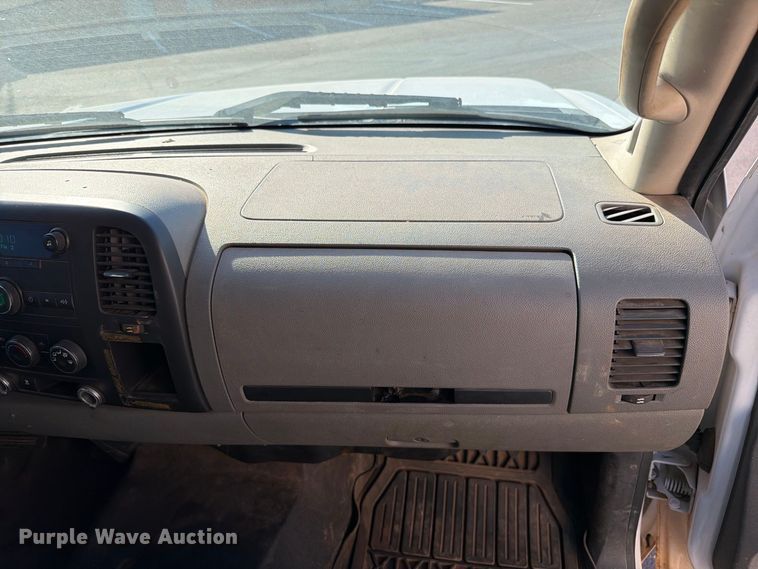 image for item EW8759 2010 Chevrolet Silverado 1500 Ext. Cab pickup truck
