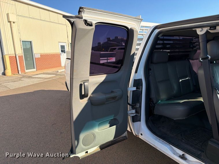 image for item EW8759 2010 Chevrolet Silverado 1500 Ext. Cab pickup truck