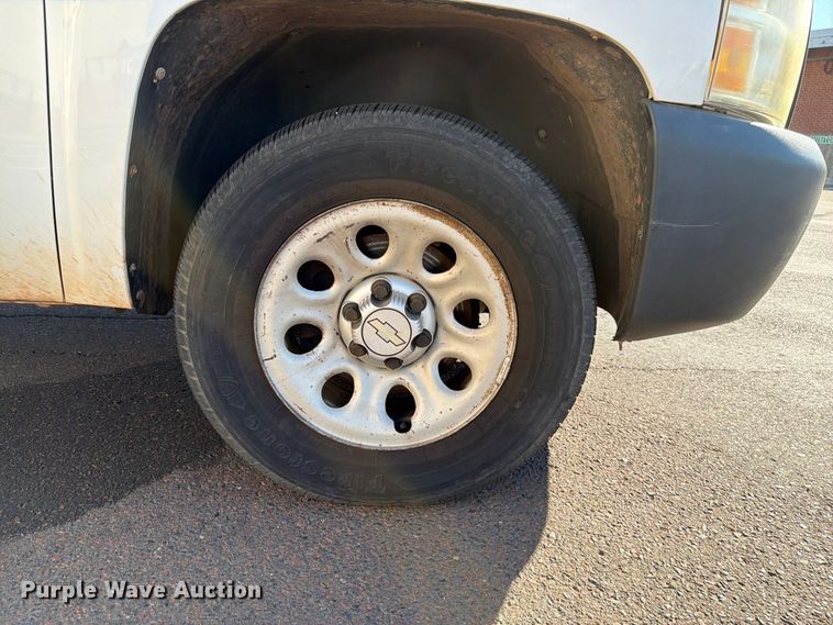 image for item EW8759 2010 Chevrolet Silverado 1500 Ext. Cab pickup truck