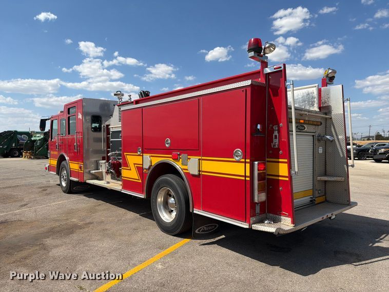 image for item EW8761 2009 Pierce Manufacturing Velocity pumper fire truck