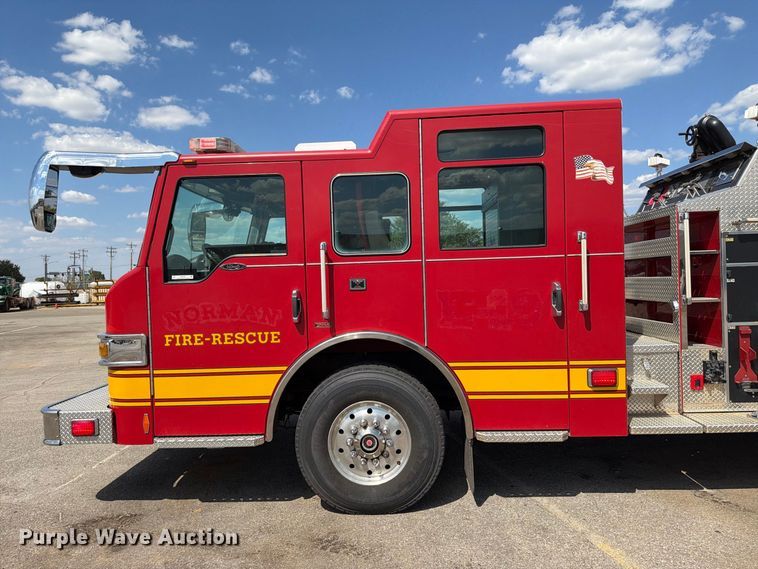 image for item EW8761 2009 Pierce Manufacturing Velocity pumper fire truck