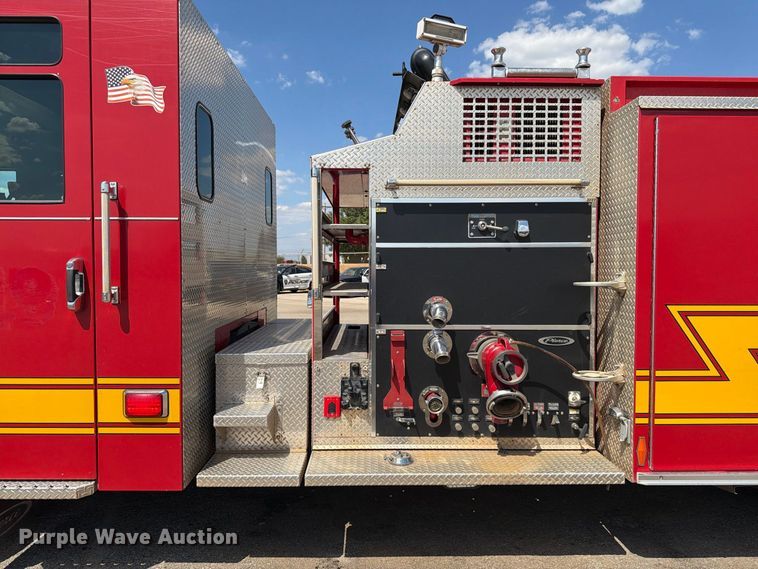 image for item EW8761 2009 Pierce Manufacturing Velocity pumper fire truck