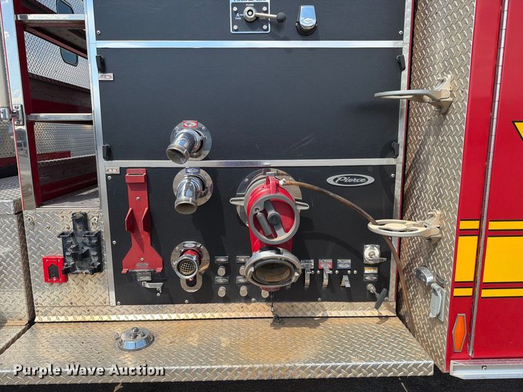 image for item EW8761 2009 Pierce Manufacturing Velocity pumper fire truck