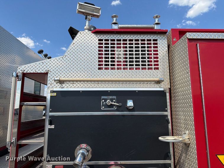 image for item EW8761 2009 Pierce Manufacturing Velocity pumper fire truck
