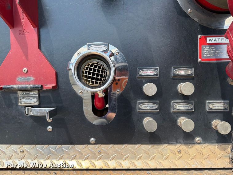 image for item EW8761 2009 Pierce Manufacturing Velocity pumper fire truck