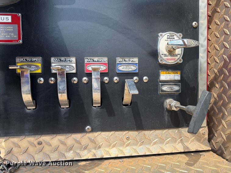 image for item EW8761 2009 Pierce Manufacturing Velocity pumper fire truck