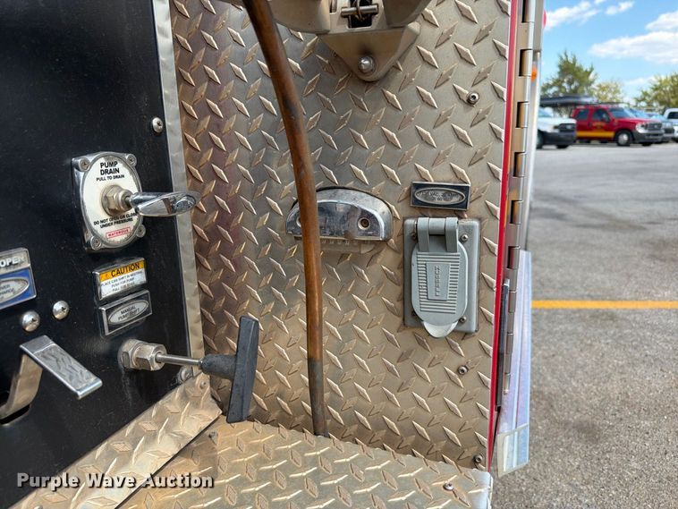 image for item EW8761 2009 Pierce Manufacturing Velocity pumper fire truck