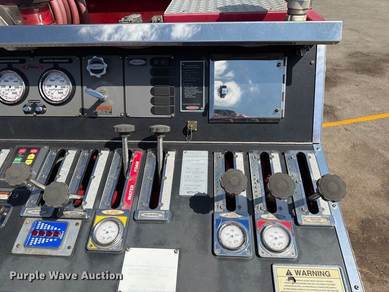 image for item EW8761 2009 Pierce Manufacturing Velocity pumper fire truck