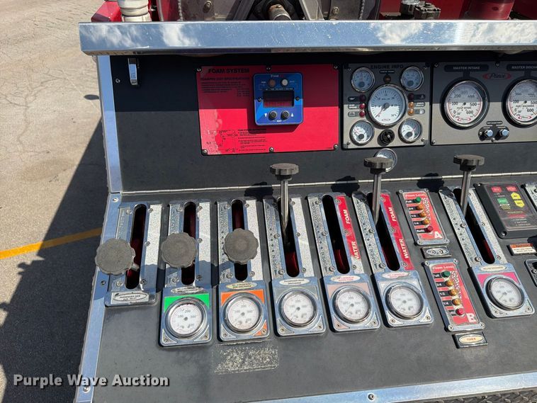 image for item EW8761 2009 Pierce Manufacturing Velocity pumper fire truck