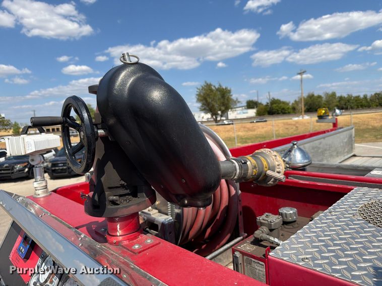 image for item EW8761 2009 Pierce Manufacturing Velocity pumper fire truck