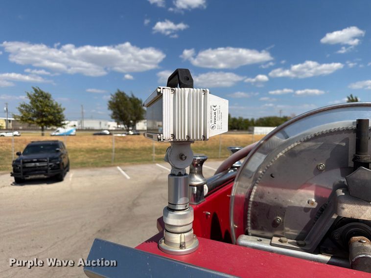 image for item EW8761 2009 Pierce Manufacturing Velocity pumper fire truck