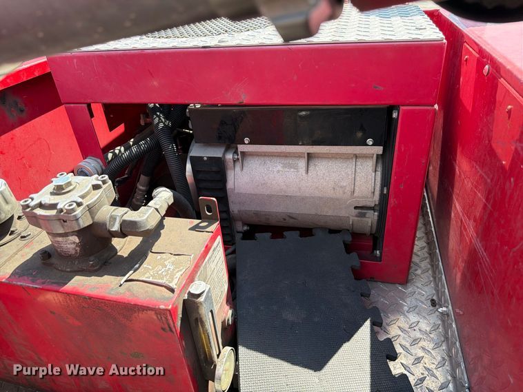 image for item EW8761 2009 Pierce Manufacturing Velocity pumper fire truck