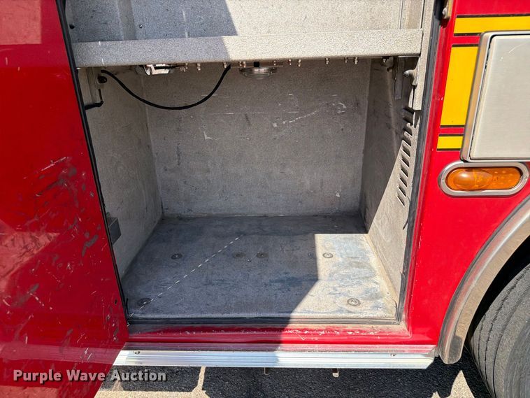 image for item EW8761 2009 Pierce Manufacturing Velocity pumper fire truck