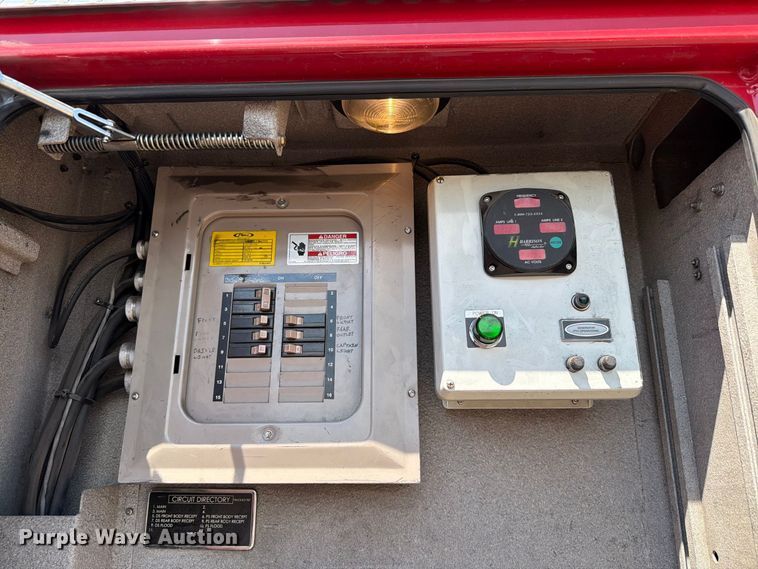 image for item EW8761 2009 Pierce Manufacturing Velocity pumper fire truck