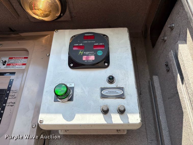 image for item EW8761 2009 Pierce Manufacturing Velocity pumper fire truck