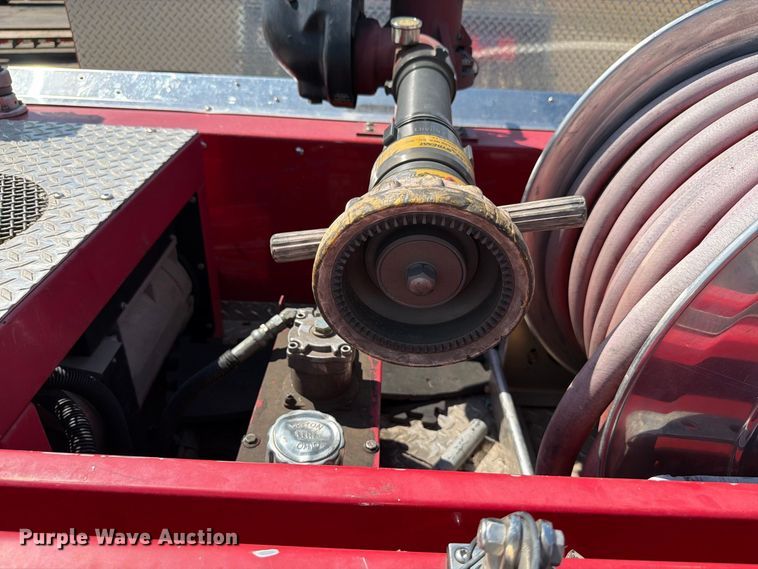 image for item EW8761 2009 Pierce Manufacturing Velocity pumper fire truck