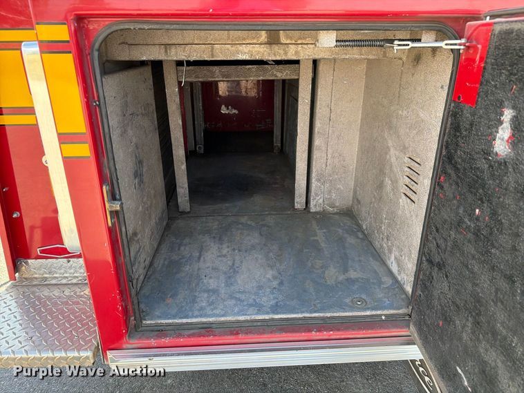image for item EW8761 2009 Pierce Manufacturing Velocity pumper fire truck