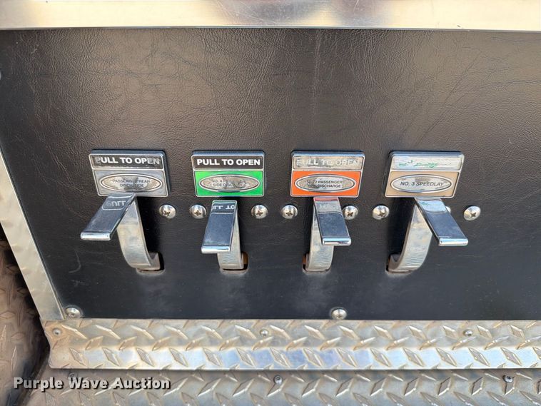 image for item EW8761 2009 Pierce Manufacturing Velocity pumper fire truck