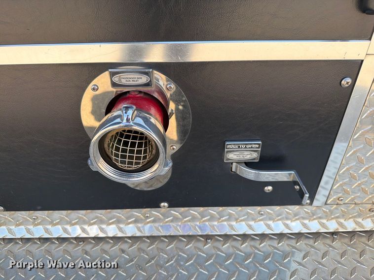 image for item EW8761 2009 Pierce Manufacturing Velocity pumper fire truck