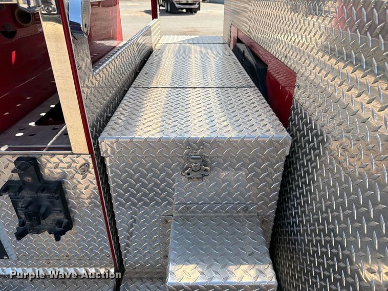 image for item EW8761 2009 Pierce Manufacturing Velocity pumper fire truck