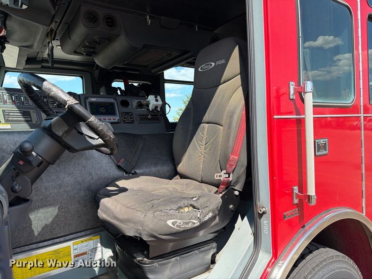 image for item EW8761 2009 Pierce Manufacturing Velocity pumper fire truck