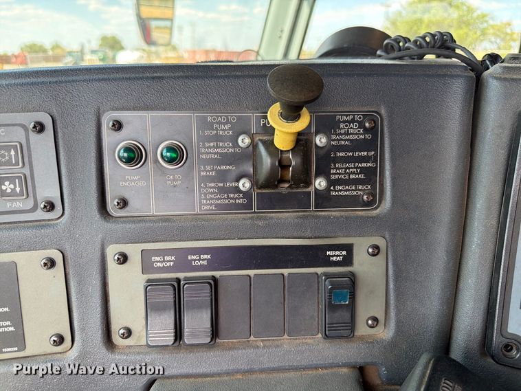 image for item EW8761 2009 Pierce Manufacturing Velocity pumper fire truck