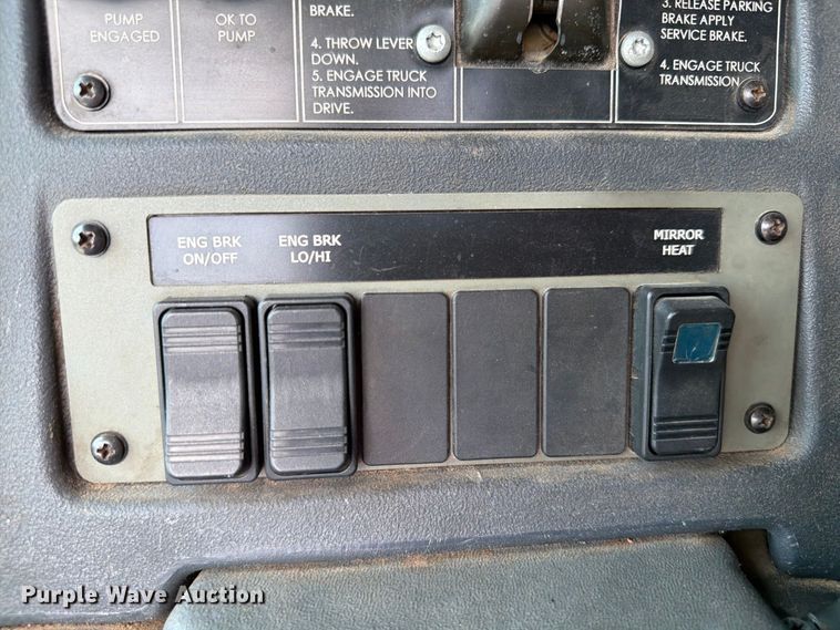 image for item EW8761 2009 Pierce Manufacturing Velocity pumper fire truck
