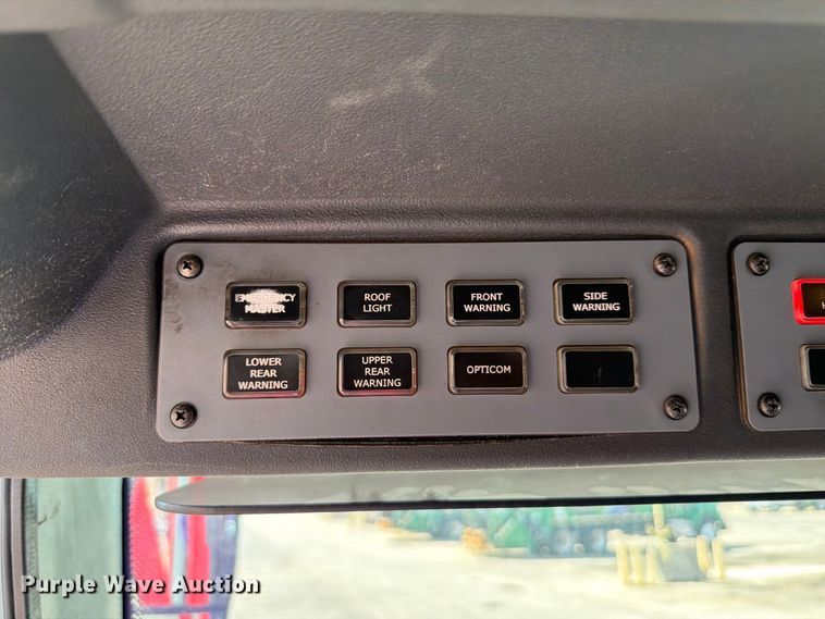 image for item EW8761 2009 Pierce Manufacturing Velocity pumper fire truck