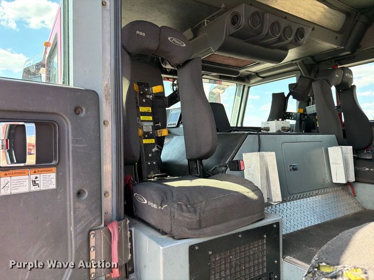 image for item EW8761 2009 Pierce Manufacturing Velocity pumper fire truck