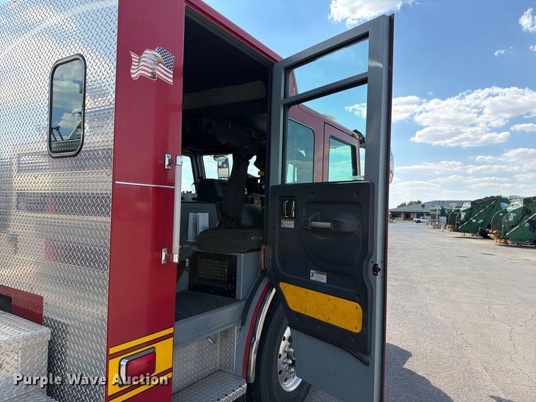 image for item EW8761 2009 Pierce Manufacturing Velocity pumper fire truck