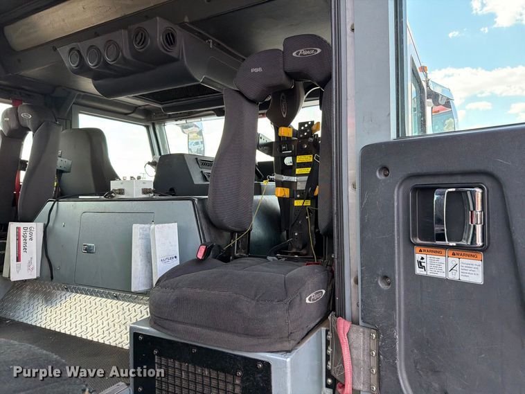 image for item EW8761 2009 Pierce Manufacturing Velocity pumper fire truck