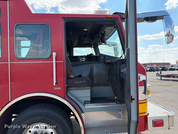 image for item EW8761 2009 Pierce Manufacturing Velocity pumper fire truck