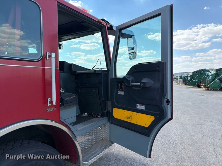 image for item EW8761 2009 Pierce Manufacturing Velocity pumper fire truck