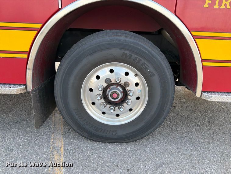 image for item EW8761 2009 Pierce Manufacturing Velocity pumper fire truck