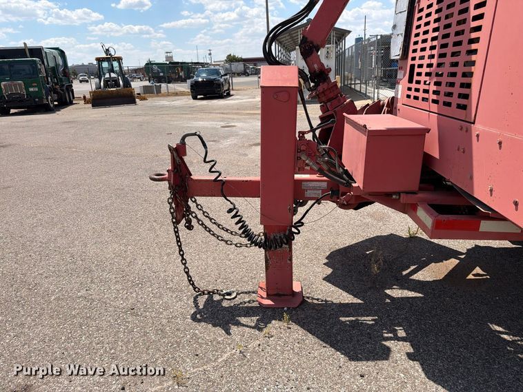 image for item EW8762 2007 Morbark Hurricane wood chipper
